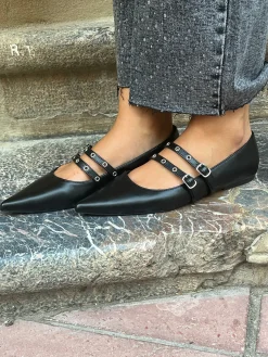 Bailarina negra tachas