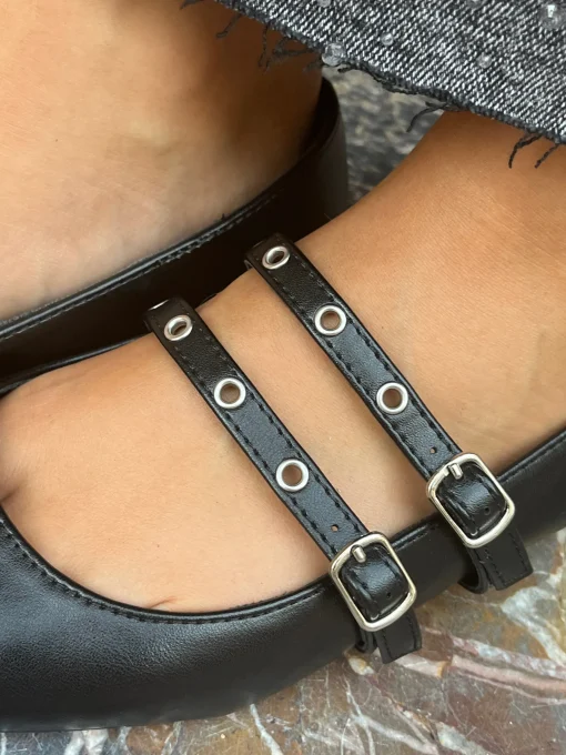 Bailarina negra tachas