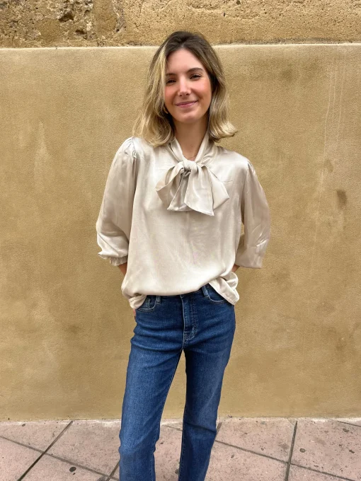 Blusa satinada lazo