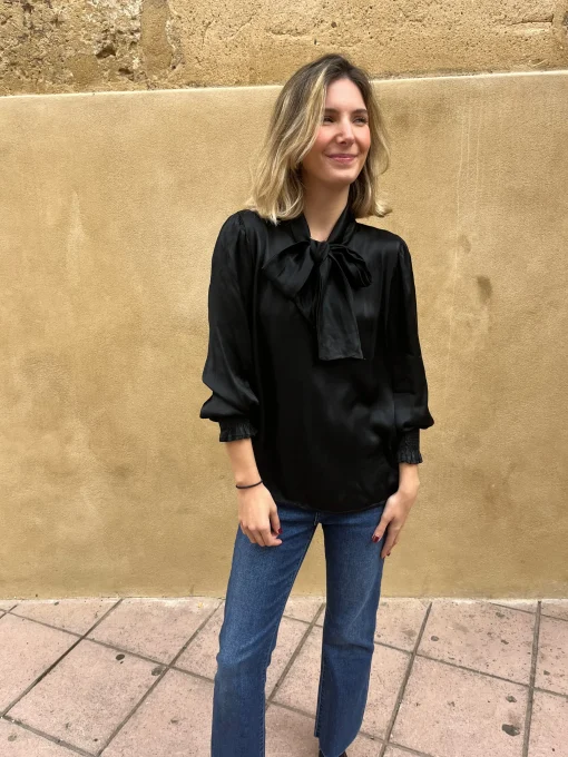 Blusa satinada lazo
