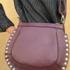 Bolso Moon tachuelas burdeos