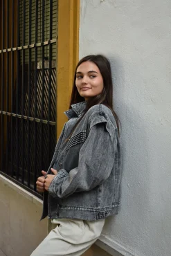 Cazadora gris oversize