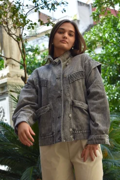 Cazadora gris oversize