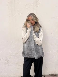 Chaleco pelo natural gris