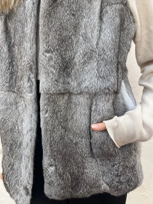 Chaleco pelo natural gris