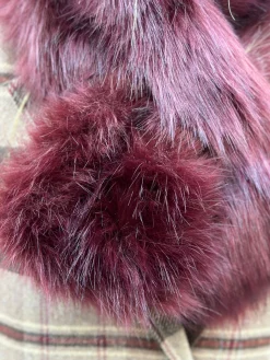 Cuello pelo sintético cruzado