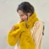 Cuello pelo sintético Wok