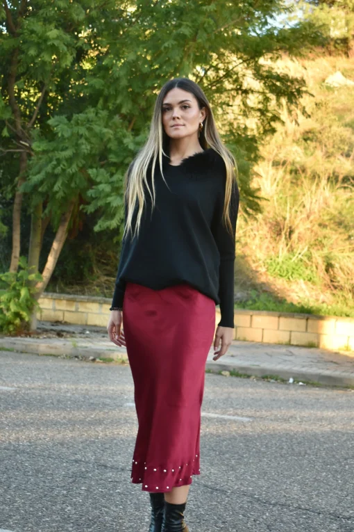 Falda satinada tachuelas