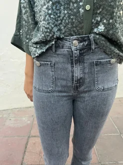 Jeans bolsillos grises