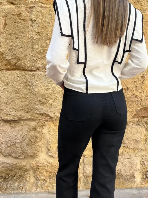 Jeans negros bolsillos