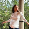 Jersey cuello alto botones hombreras blanco
