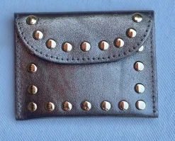 Monedero tachuelas