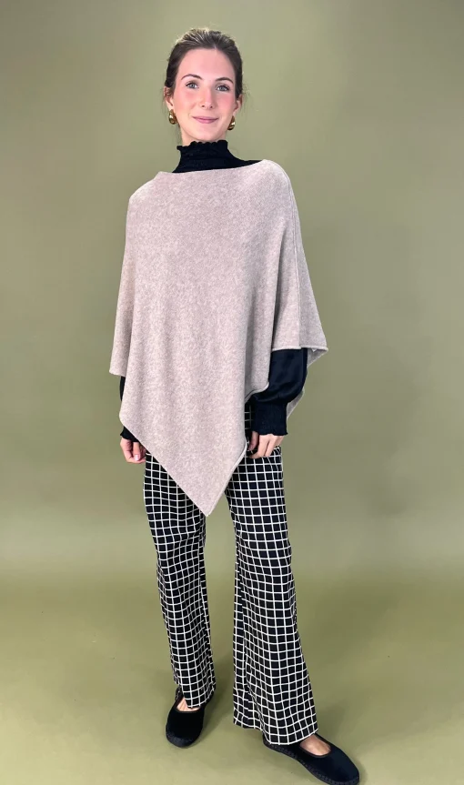 Poncho pico punto