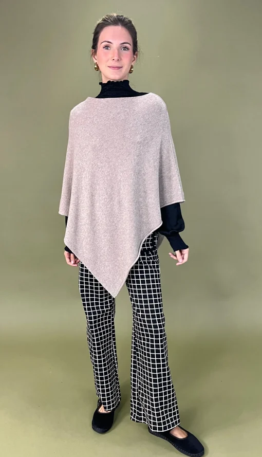 Poncho pico punto