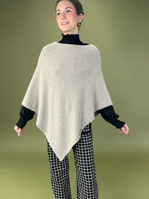 Poncho pico punto