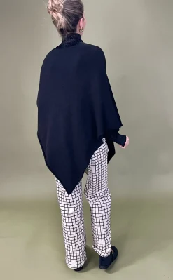 Poncho pico punto