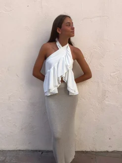 Top blanco al cuello volantes