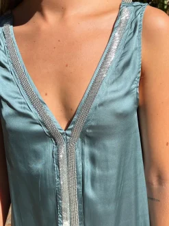 Vestido raso pedrería Verdeagua